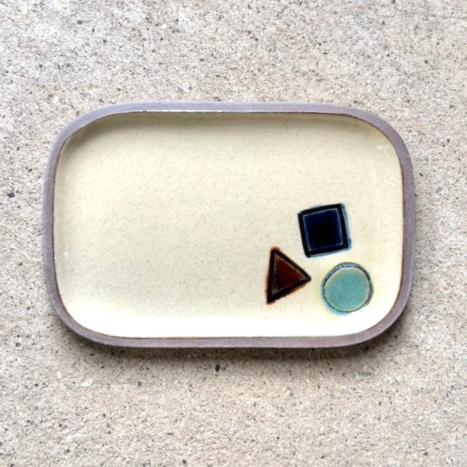 まるさんかくしかく [CIRCLE TRIANGLE SQUARE]