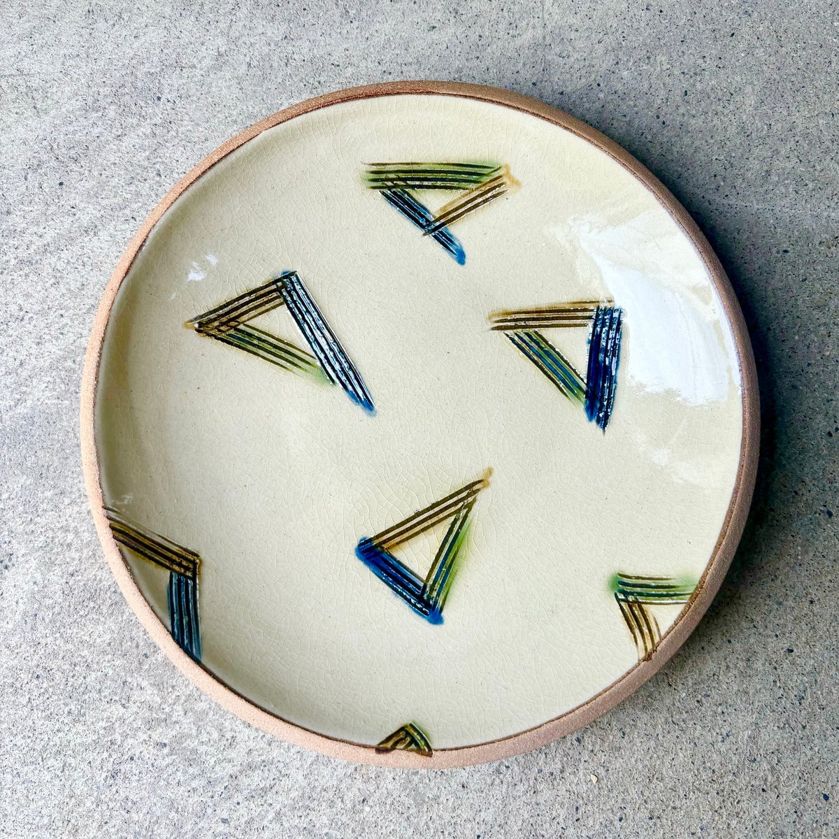 櫛目三角 [COMBED TRIANGLES]